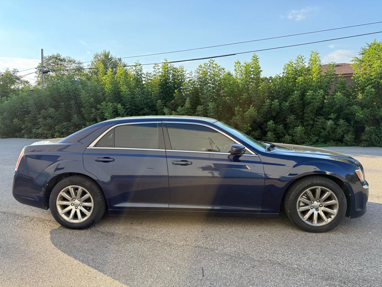 2013 Chrysler 300 Touring  - Photo #4