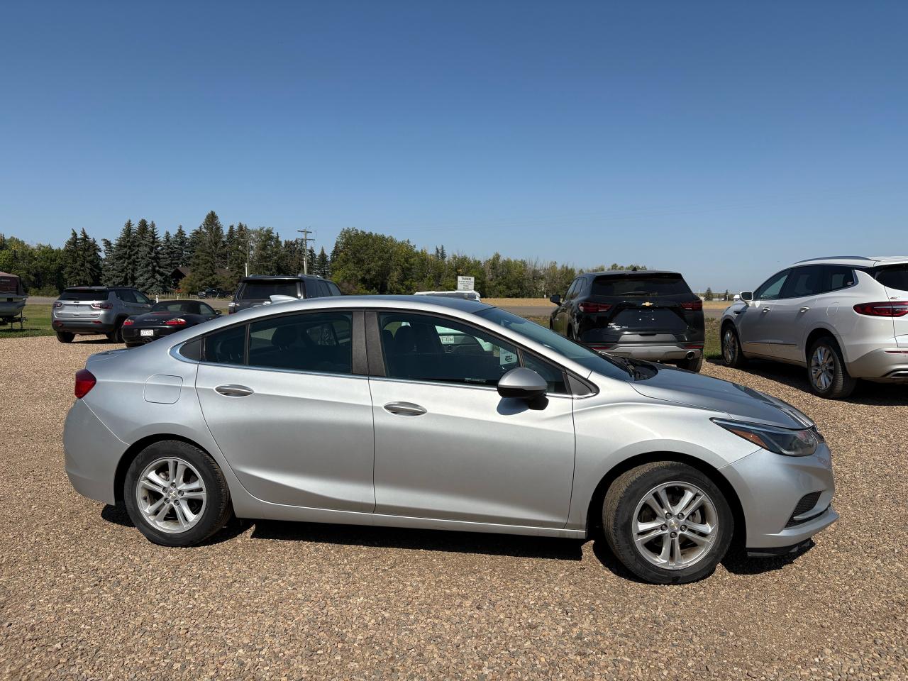 2018 Chevrolet Cruze LT - Photo #2