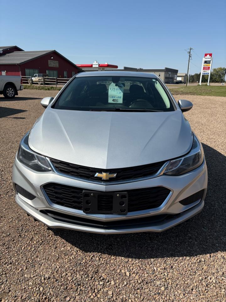 2018 Chevrolet Cruze LT - Photo #3