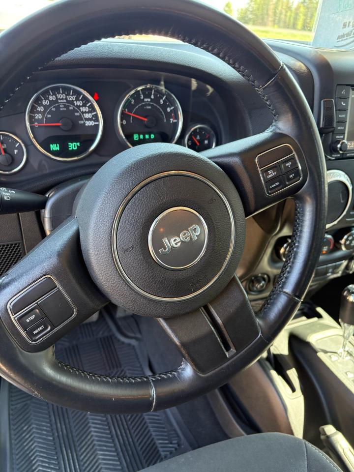 2018 Jeep Wrangler SAHARA 4X4 - Photo #10
