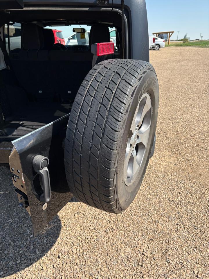 2018 Jeep Wrangler SAHARA 4X4 - Photo #6