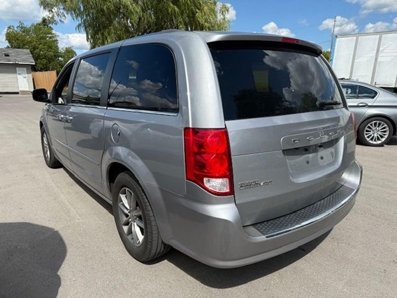 2014 Dodge Grand Caravan 30th Anniversary Photo3