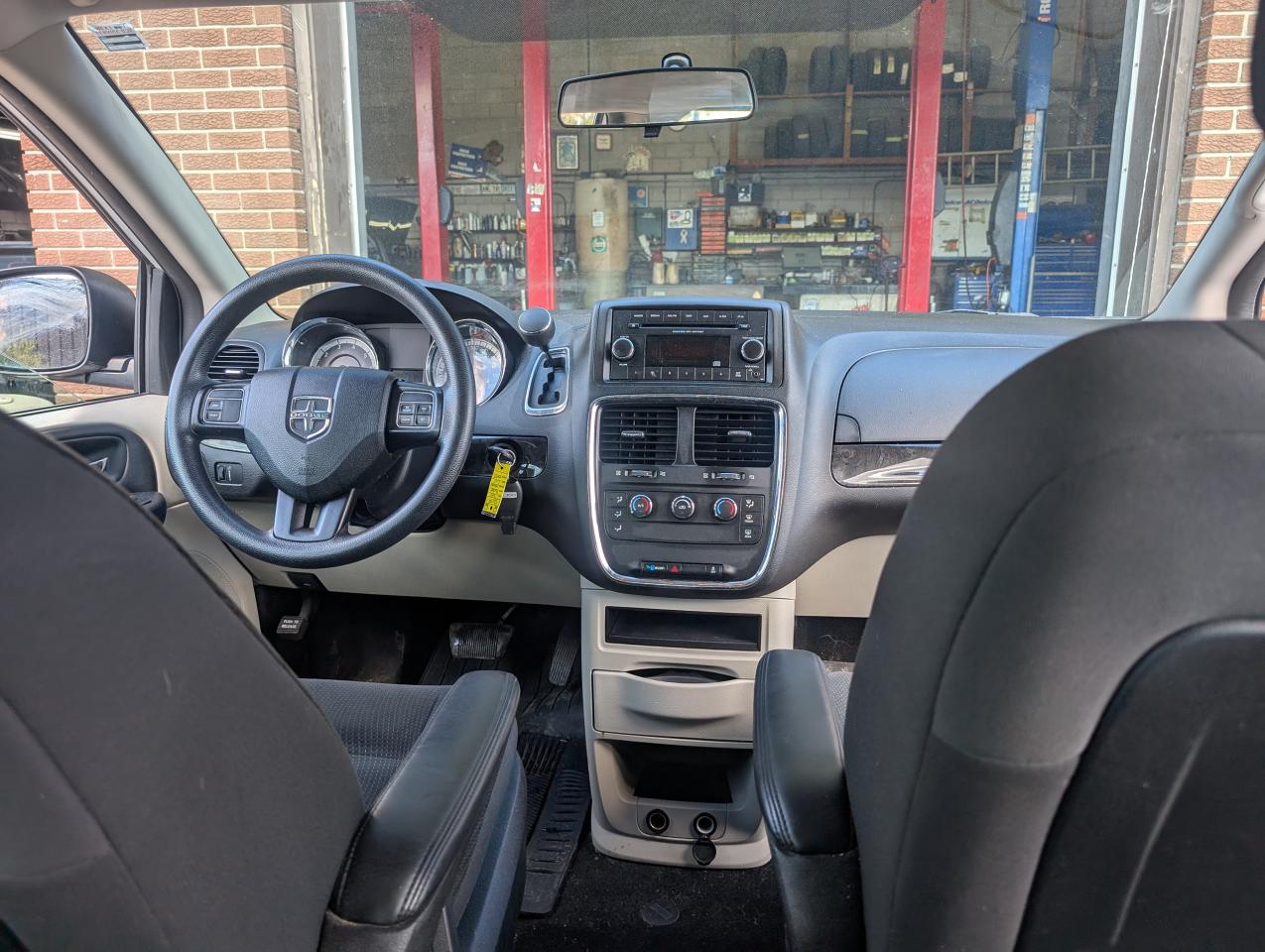 2017 Dodge Grand Caravan CANADA VALUE PACKAGE Photo4