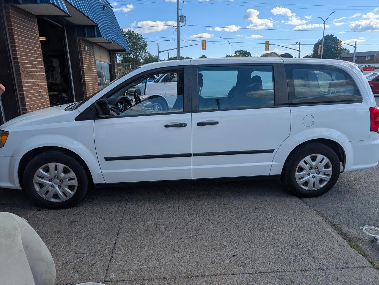 2017 Dodge Grand Caravan CANADA VALUE PACKAGE Photo3