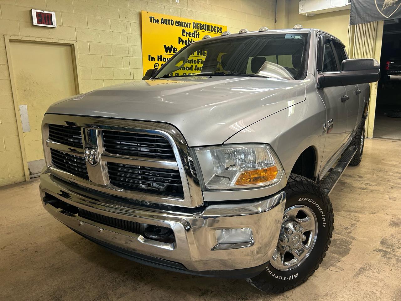 Used 2012 RAM 2500 SLT for sale in Windsor, ON