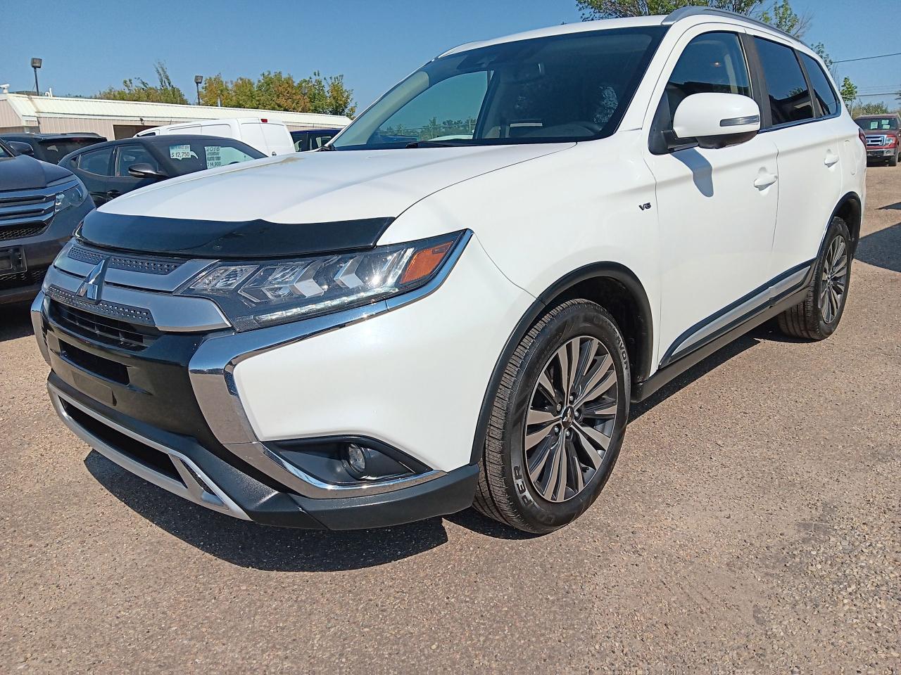 Used 2019 Mitsubishi Outlander GT 7 Pass AWD Leather, Sunroof, BU Cam, Heat Pkg for sale in Edmonton, AB