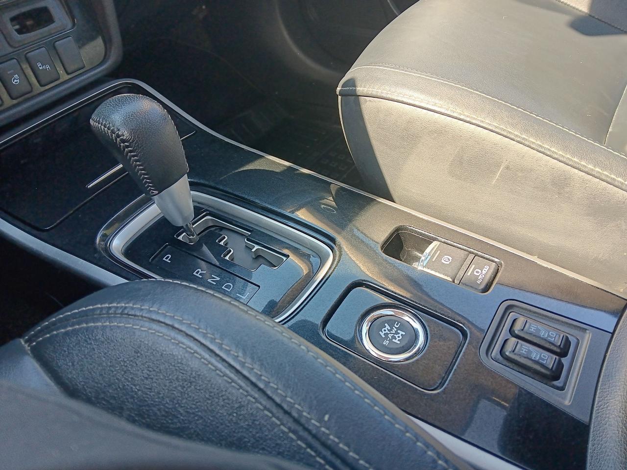 2019 Mitsubishi Outlander GT 7 Pass AWD Leather, Sunroof, BU Cam, Heat Pkg - Photo #22