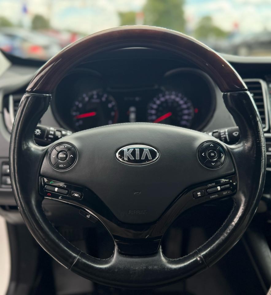 2016 Kia K900 Premium Photo