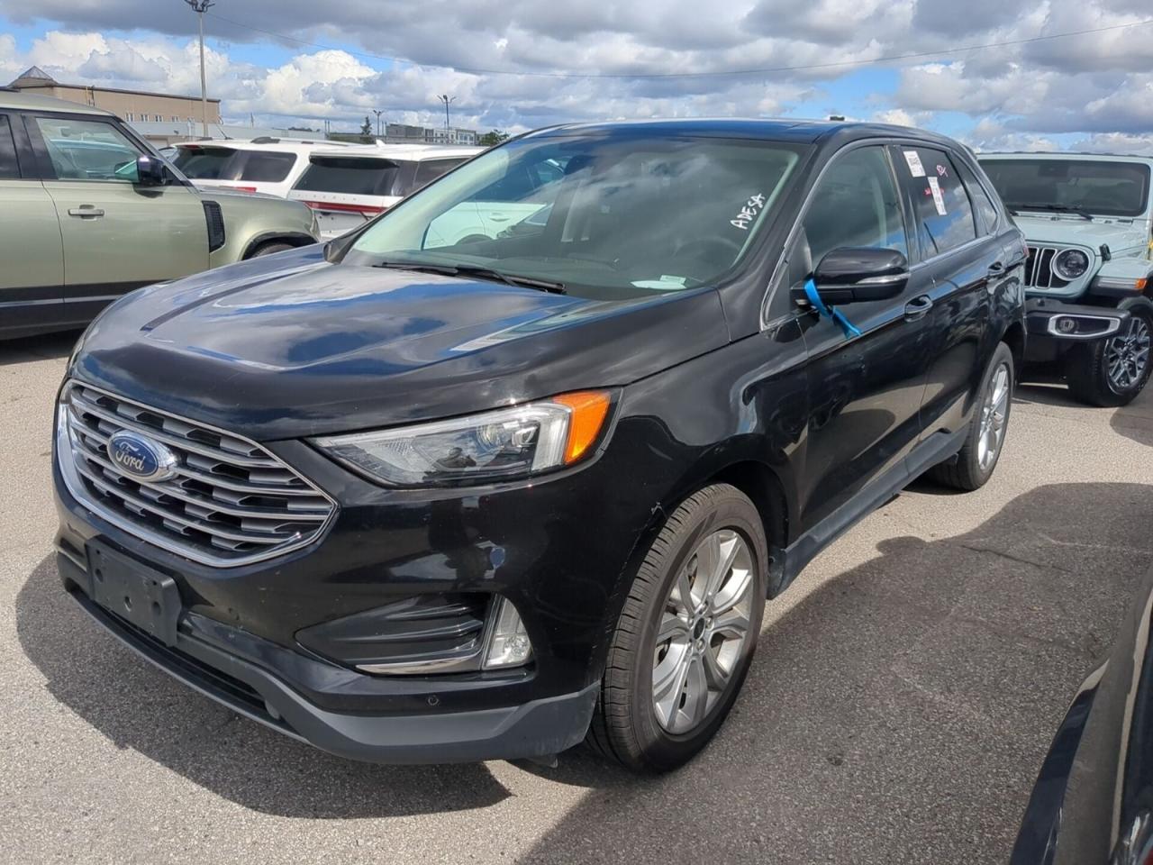 2023 Ford Edge Titanium Photo0