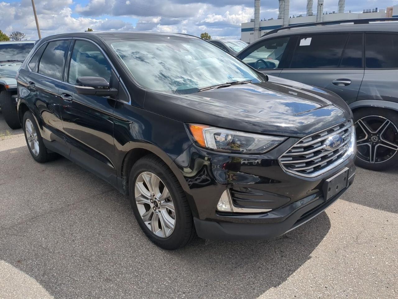2023 Ford Edge Titanium Photo