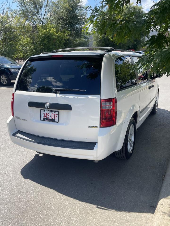2008 Dodge Grand Caravan SE    Stow n Go Photo3
