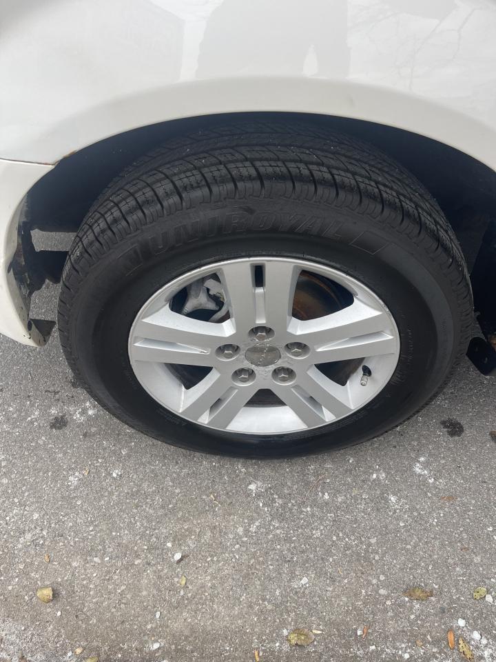 2008 Dodge Grand Caravan SE    Stow n Go - Photo #10