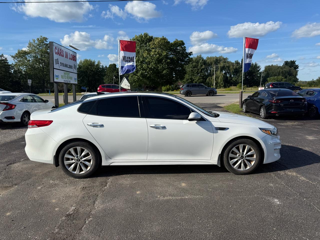 2016 Kia Optima EX Photo24