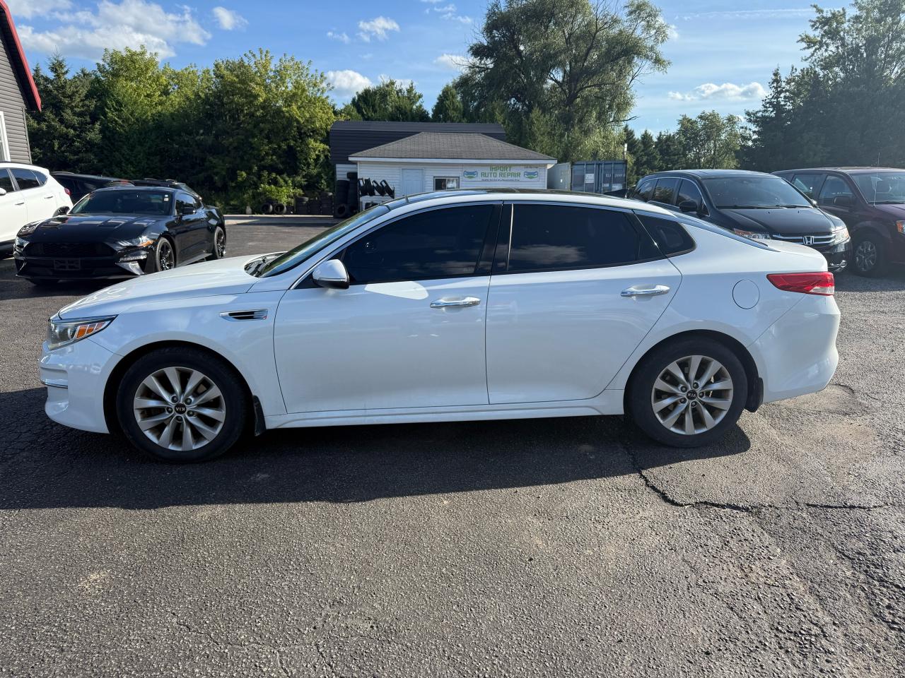 2016 Kia Optima EX Photo28