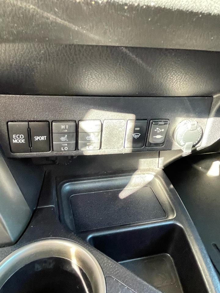 2015 Toyota RAV4 LE - Photo #12