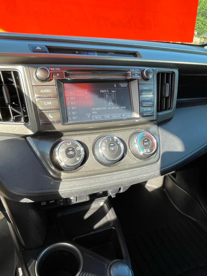 2015 Toyota RAV4 LE - Photo #10