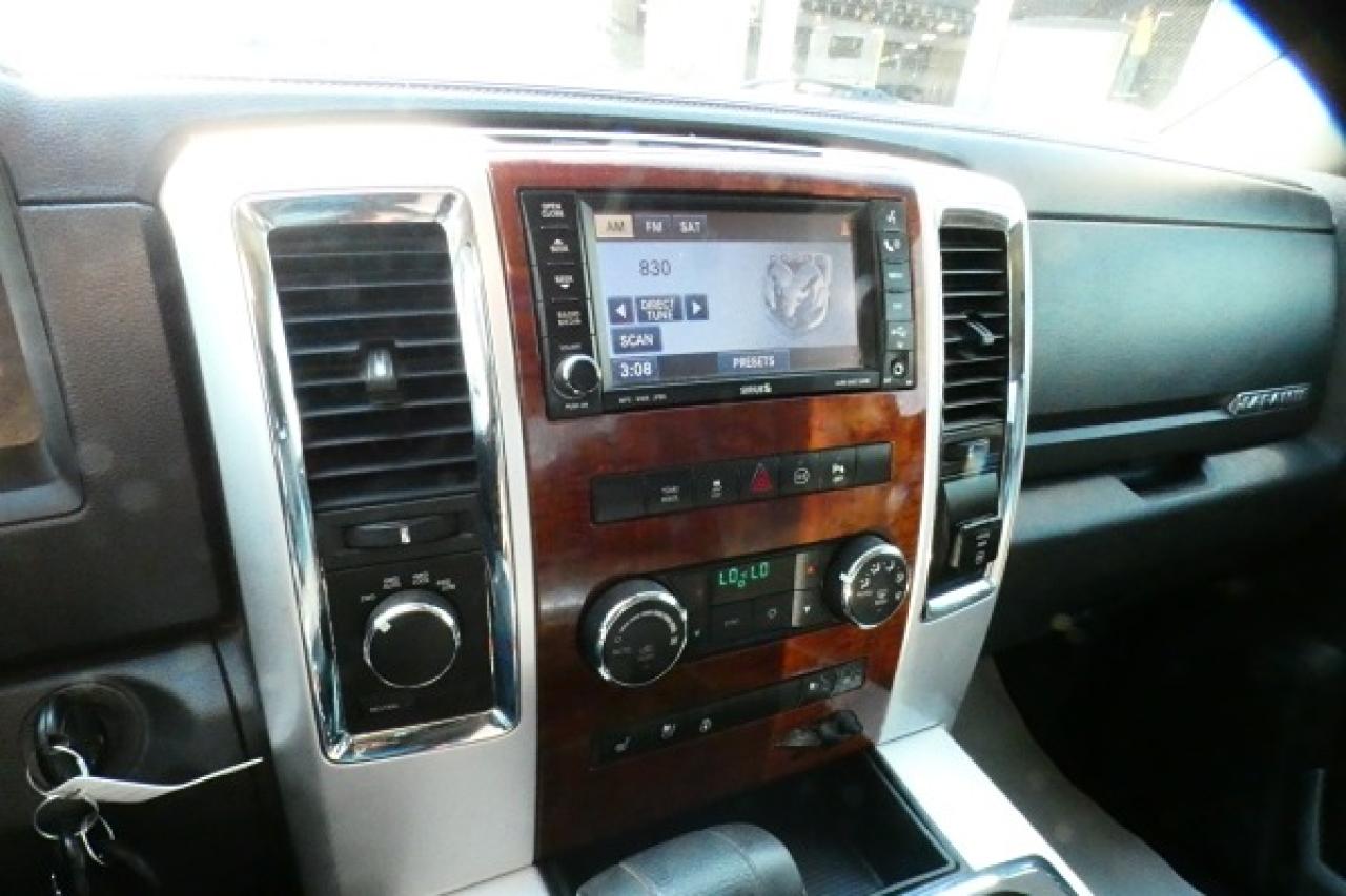 2010 Dodge Ram 1500 Laramie 4WD Crew 5.7L HEMI w/H&C L, Htd wheel - Photo #13