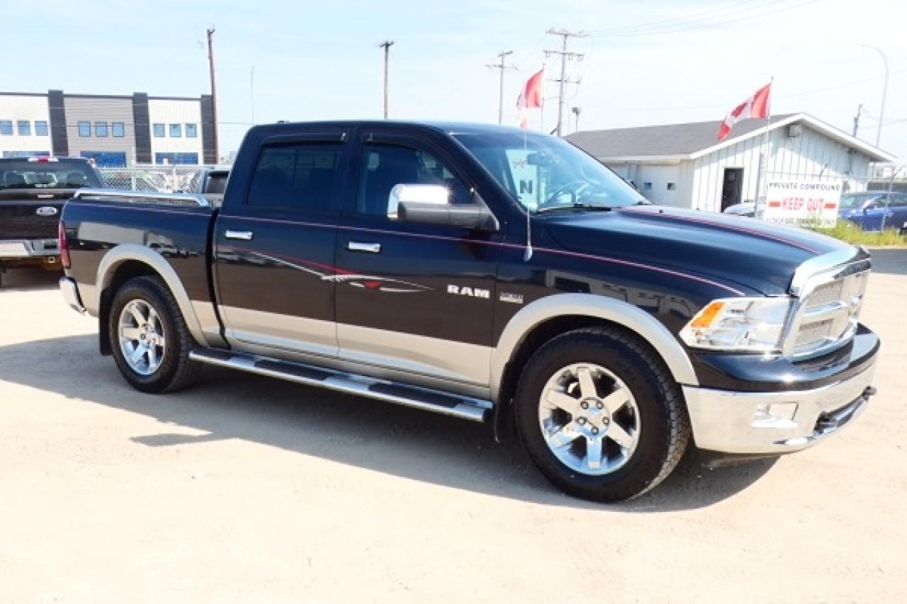 2010 Dodge Ram 1500 Laramie 4WD Crew 5.7L HEMI w/H&C L, Htd wheel - Photo #4