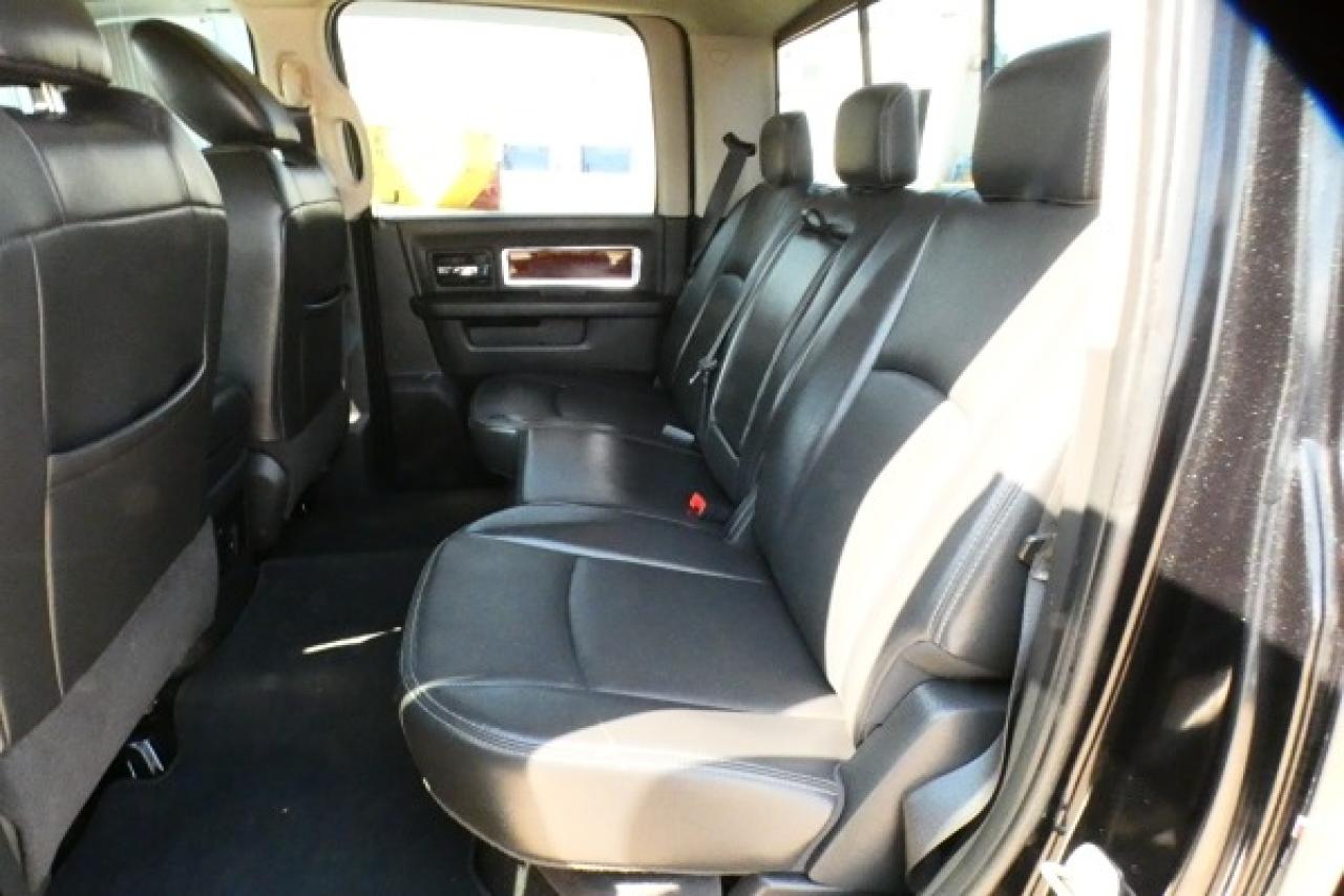 2010 Dodge Ram 1500 Laramie 4WD Crew 5.7L HEMI w/H&C L, Htd wheel - Photo #9