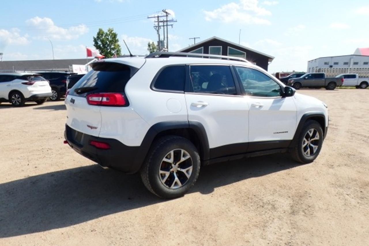 2015 Jeep Cherokee Trailhawk w/Htd Leather, Htd wheel, BUC - Photo #6
