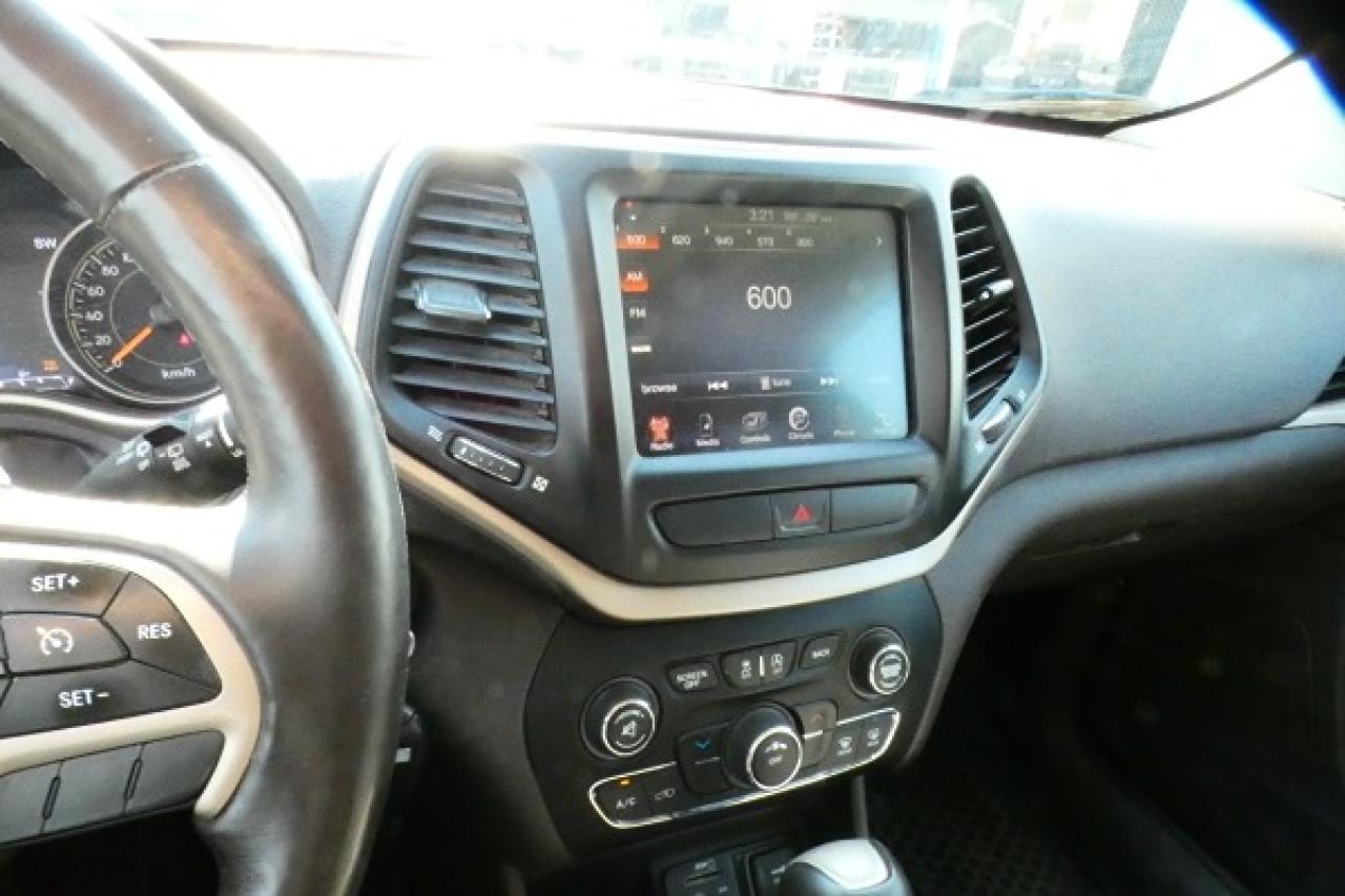 2015 Jeep Cherokee Trailhawk w/Htd Leather, Htd wheel, BUC - Photo #15