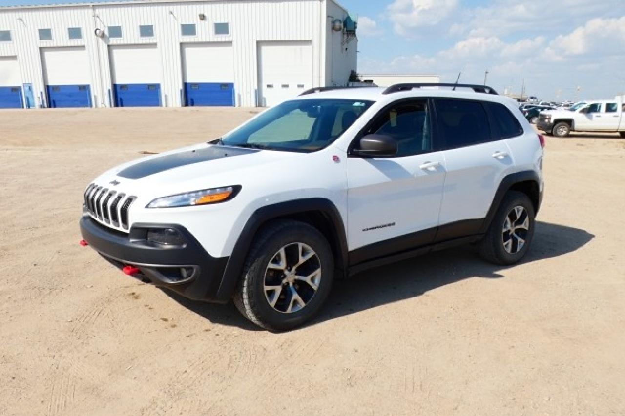 2015 Jeep Cherokee Trailhawk w/Htd Leather, Htd wheel, BUC - Photo #2