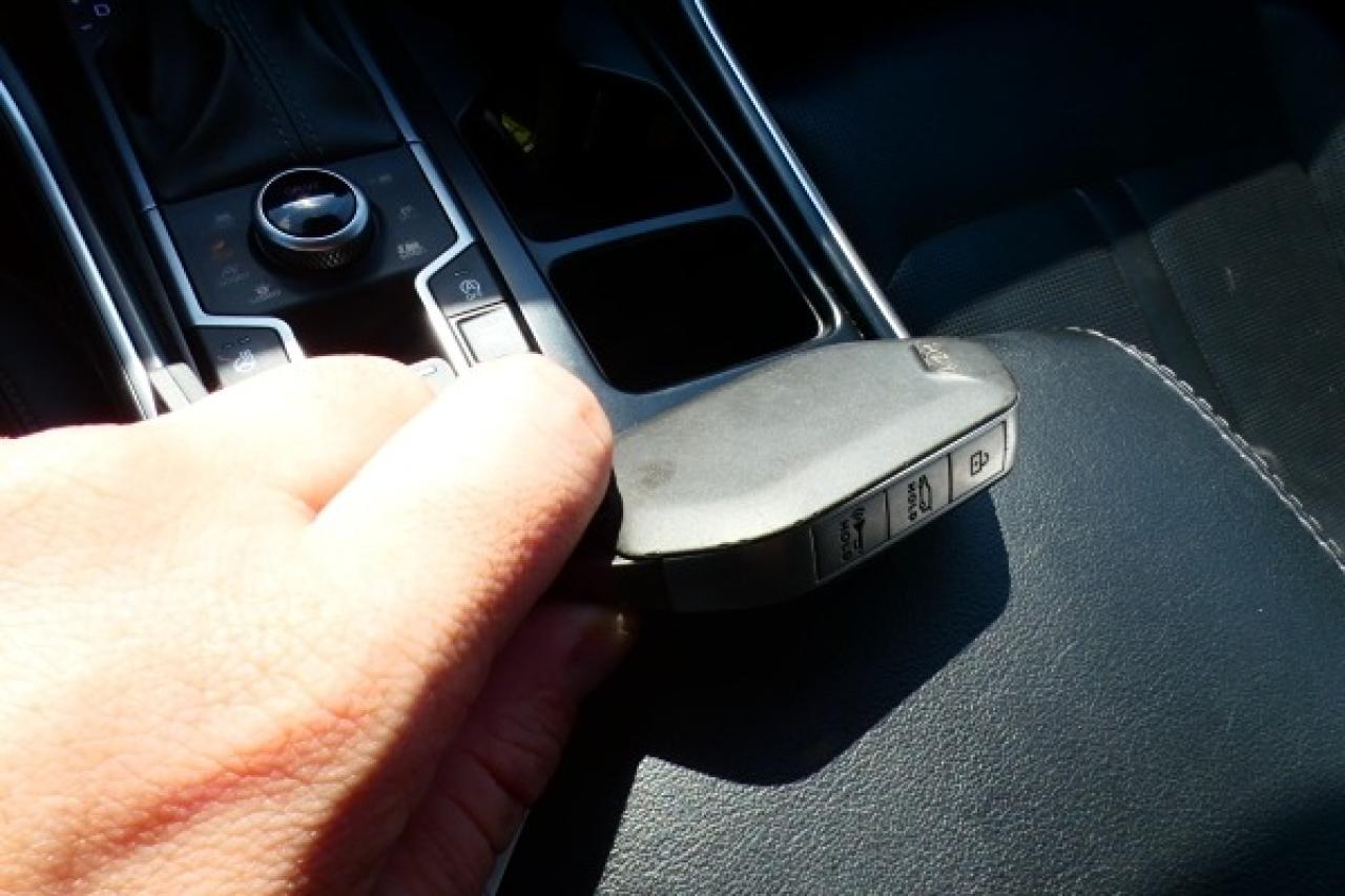 2024 Kia Sorento EX AWD w/Htd Leather, Htd wheel, BUC - Photo #19
