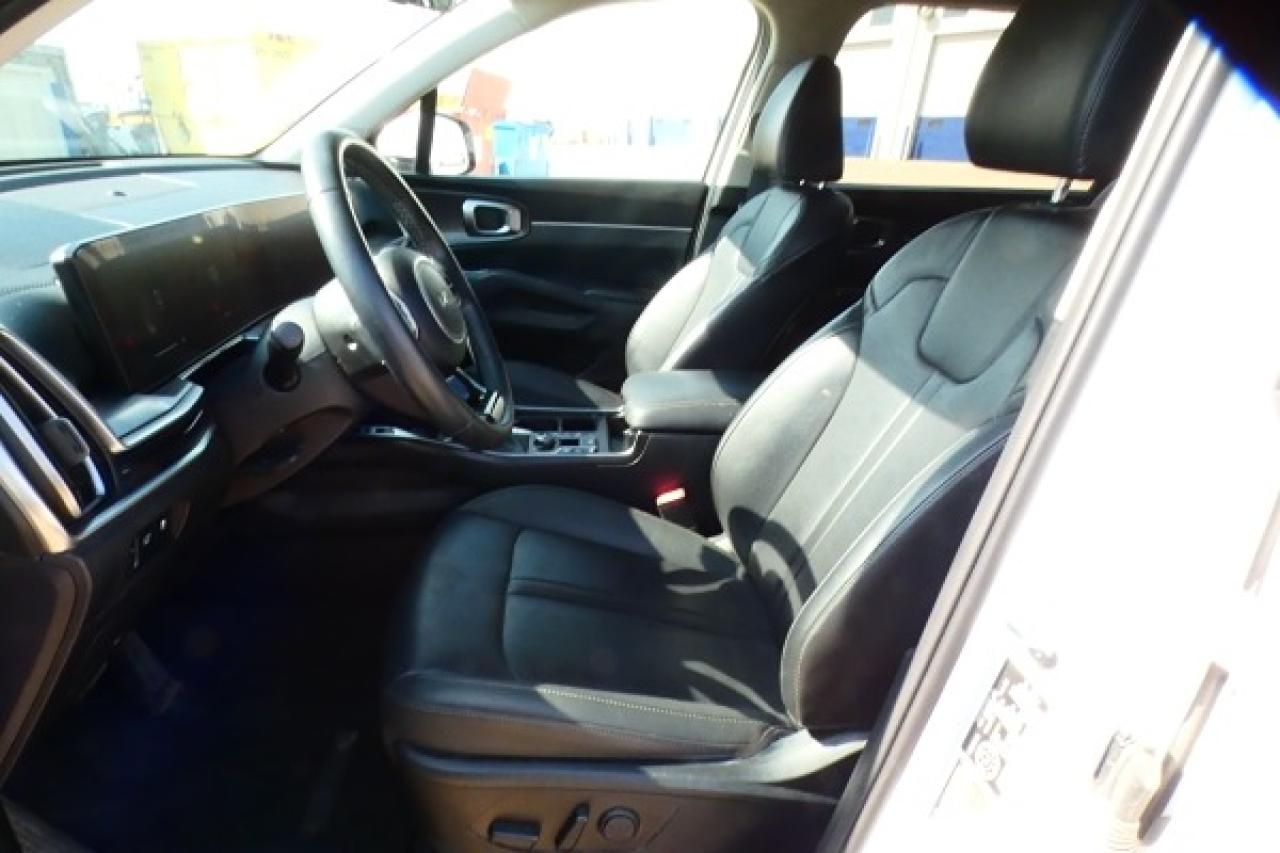 2024 Kia Sorento EX AWD w/Htd Leather, Htd wheel, BUC - Photo #11