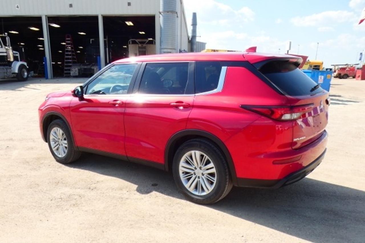2024 Mitsubishi Outlander ES S-AWC w/Htd cloth, BUC - Photo #8
