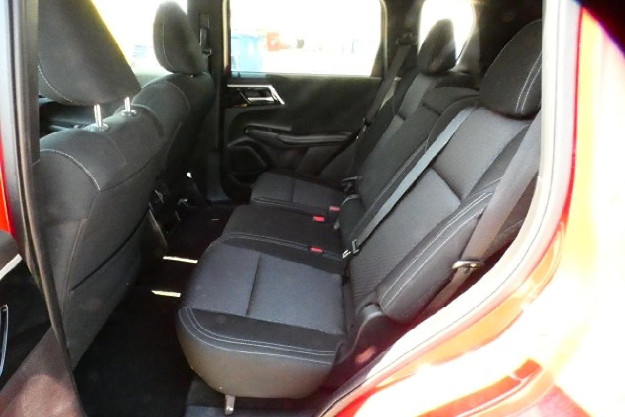 2024 Mitsubishi Outlander ES S-AWC w/Htd cloth, BUC - Photo #10