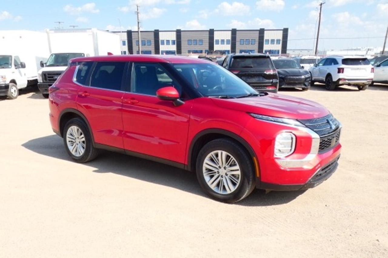 2024 Mitsubishi Outlander ES S-AWC w/Htd cloth, BUC - Photo #4