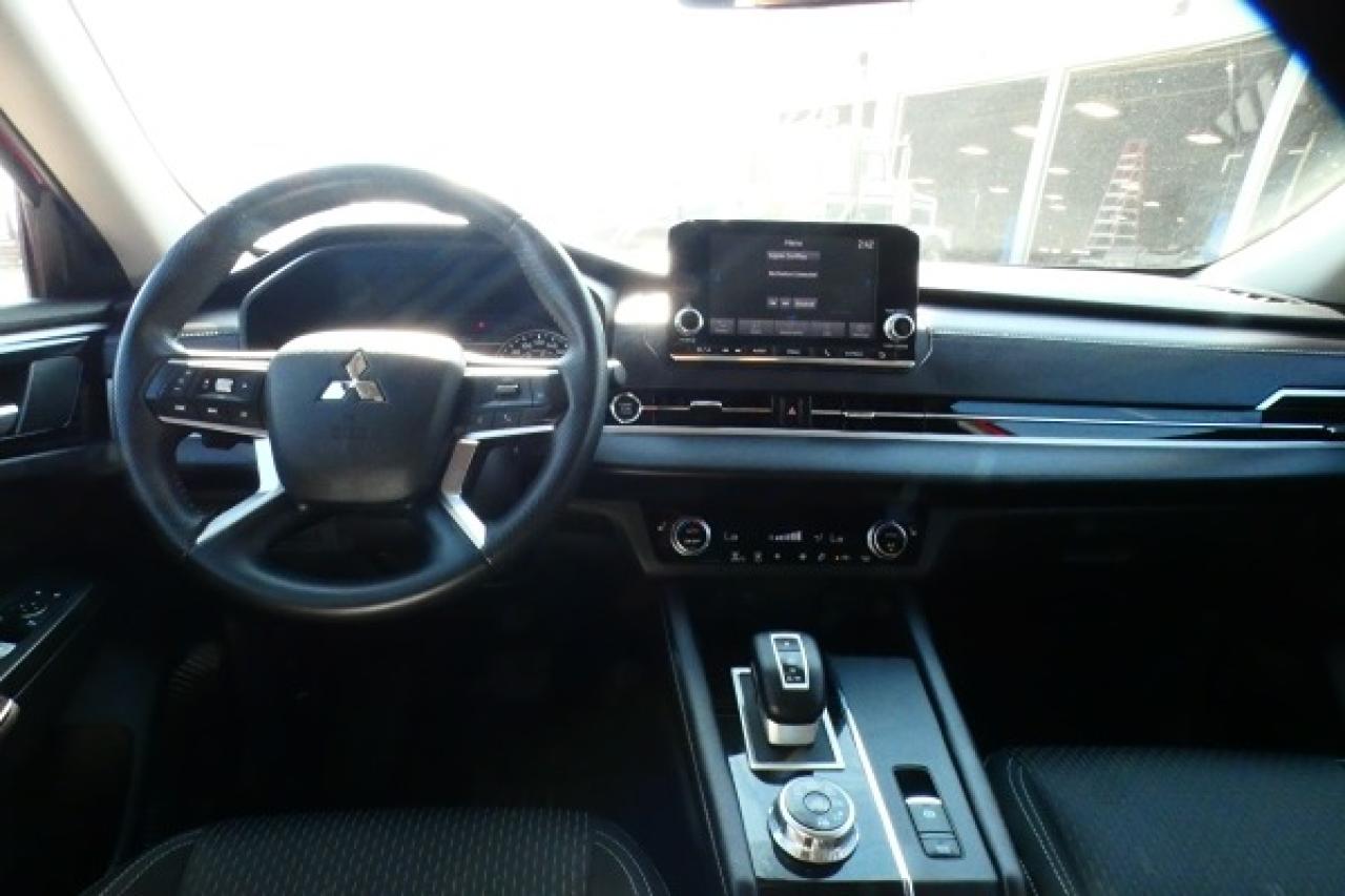 2024 Mitsubishi Outlander ES S-AWC w/Htd cloth, BUC - Photo #12
