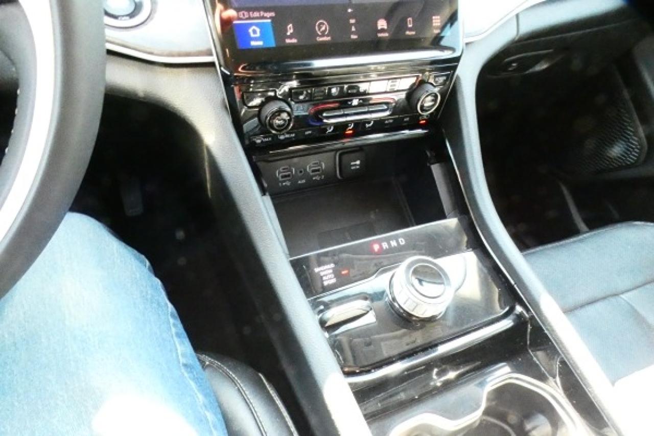 2023 Jeep Grand Cherokee Limited 4x4 w/H&C L, NAV, BUC - Photo #17