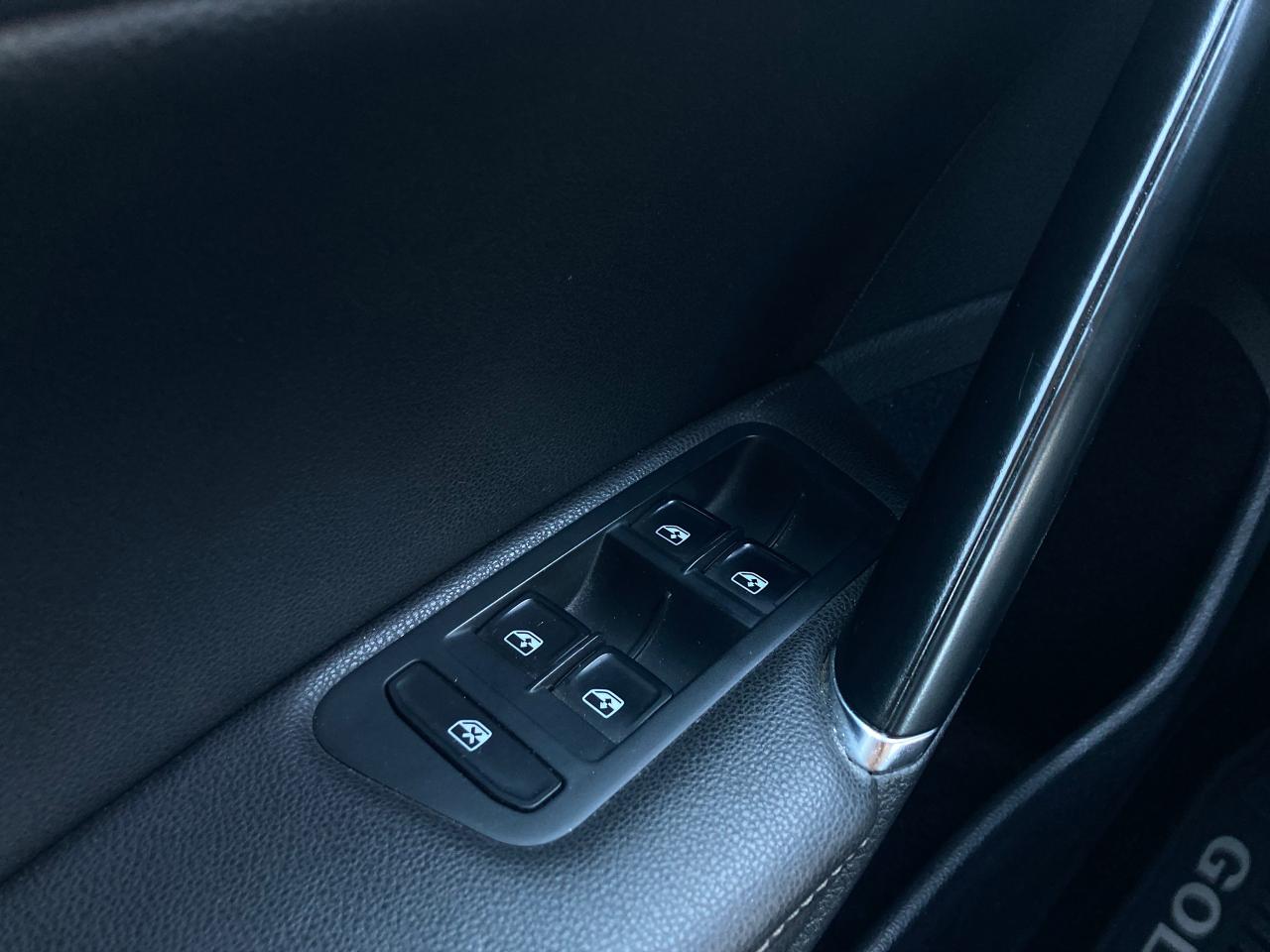 2016 Volkswagen Golf TSI S - *5 Speed Manual* - Photo #22