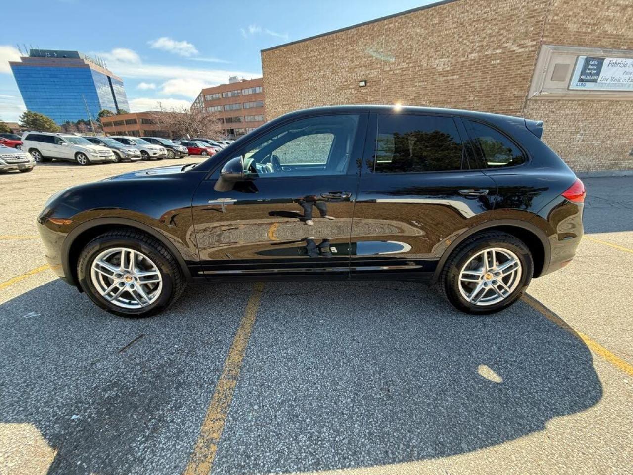 2012 Porsche Cayenne S - Photo #4