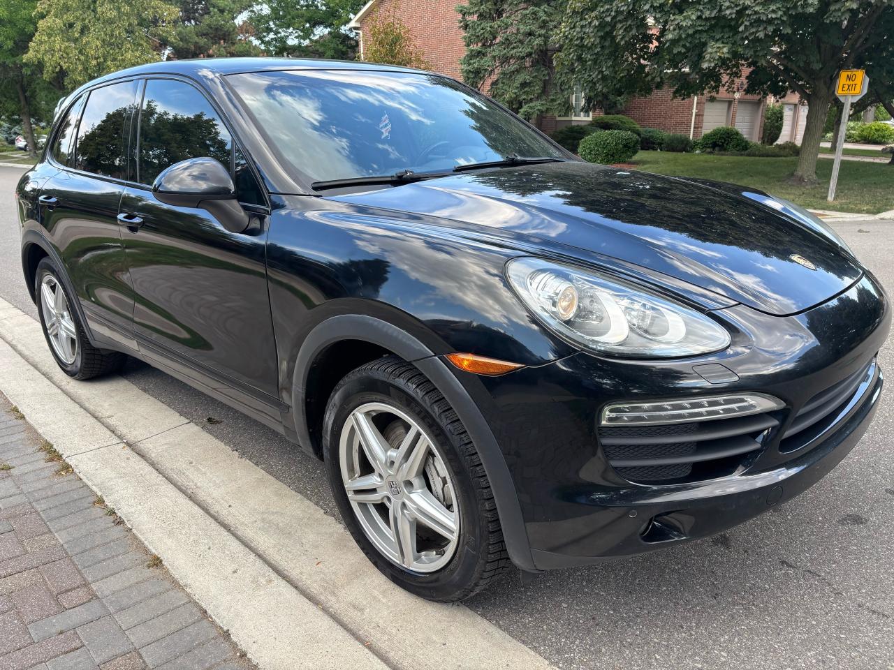 2012 Porsche Cayenne S - Photo #17