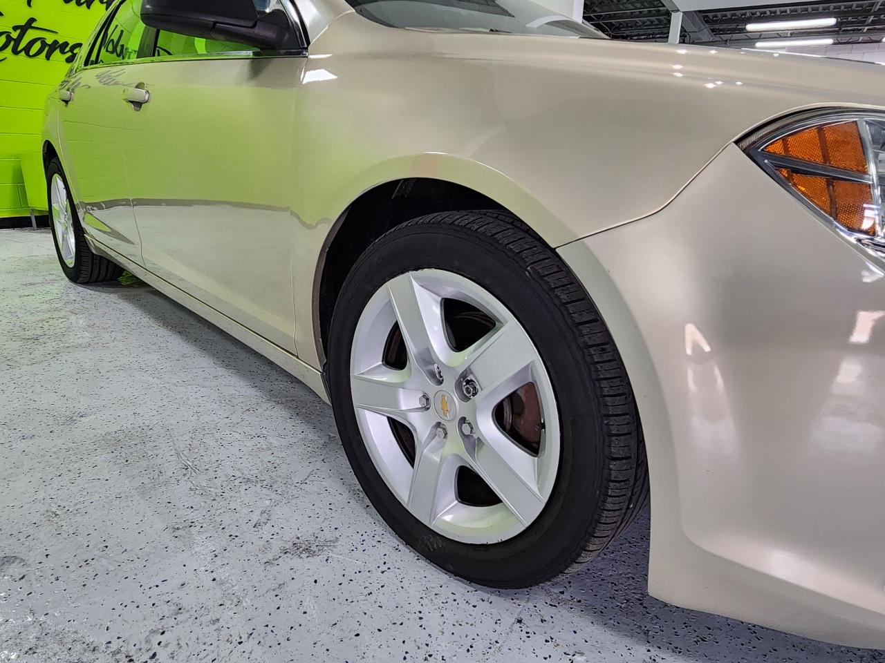 2012 Chevrolet Malibu LS Low KMS Good on Gas Ice Cold Air - Photo #5