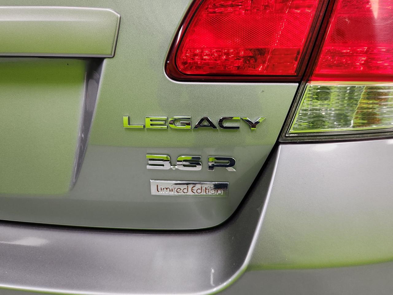 2011 Subaru Legacy 3.6R w/Limited Pkg Sunroof Leather Heated Seats - Photo #11
