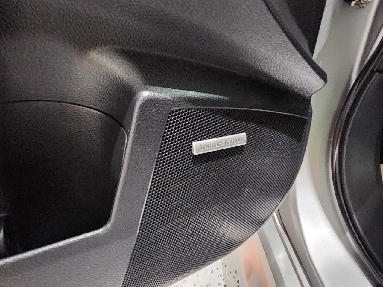2011 Subaru Legacy 3.6R w/Limited Pkg Sunroof Leather Heated Seats - Photo #31