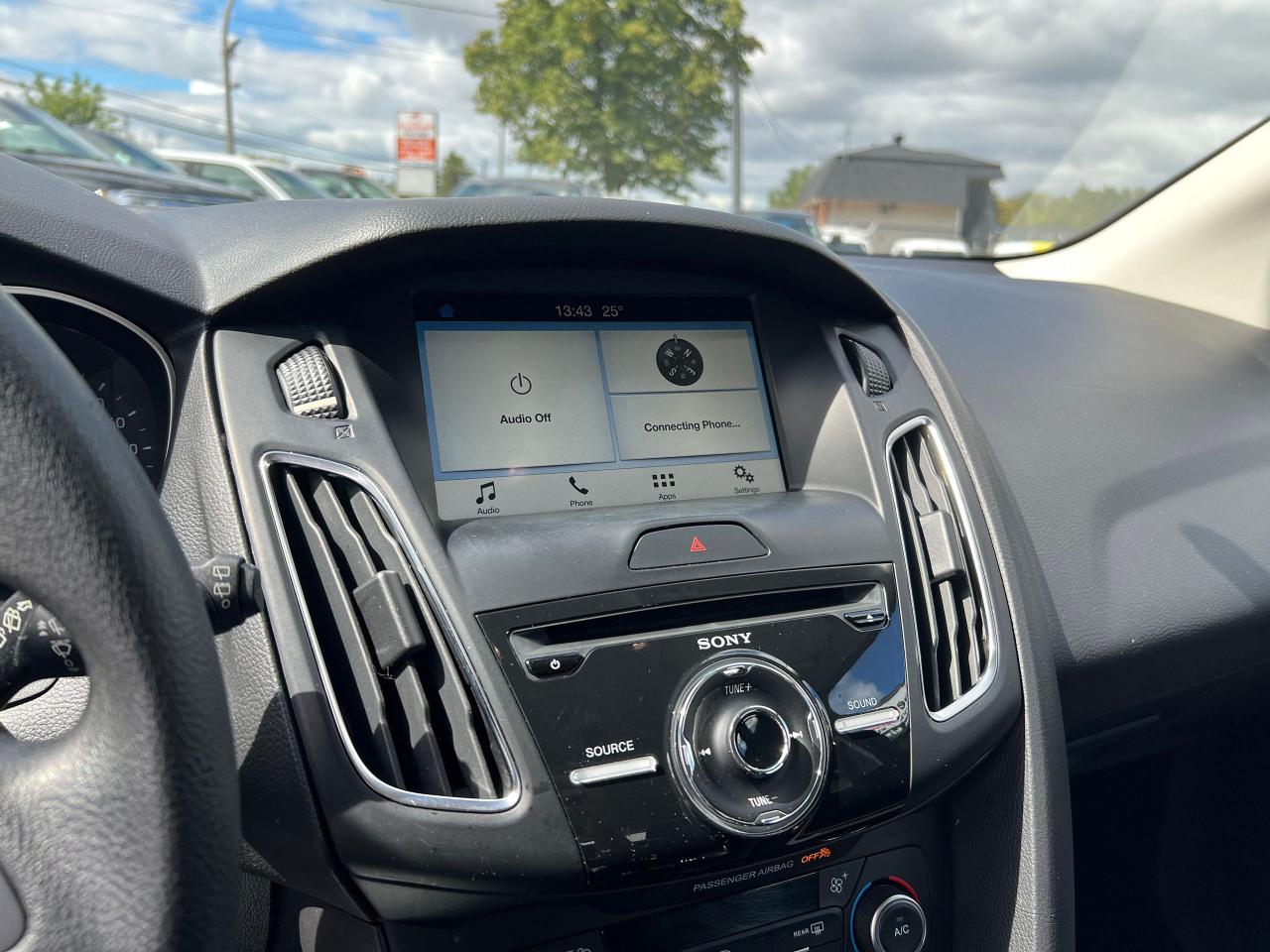 2018 Ford Focus SEL HATCH - Photo #11