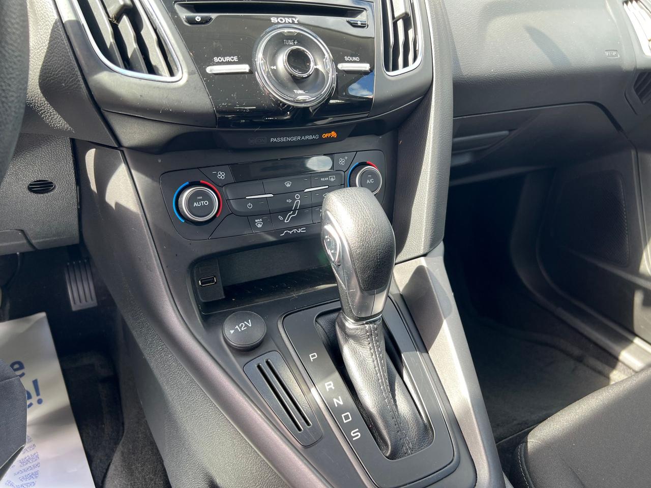 2018 Ford Focus SEL HATCH - Photo #12