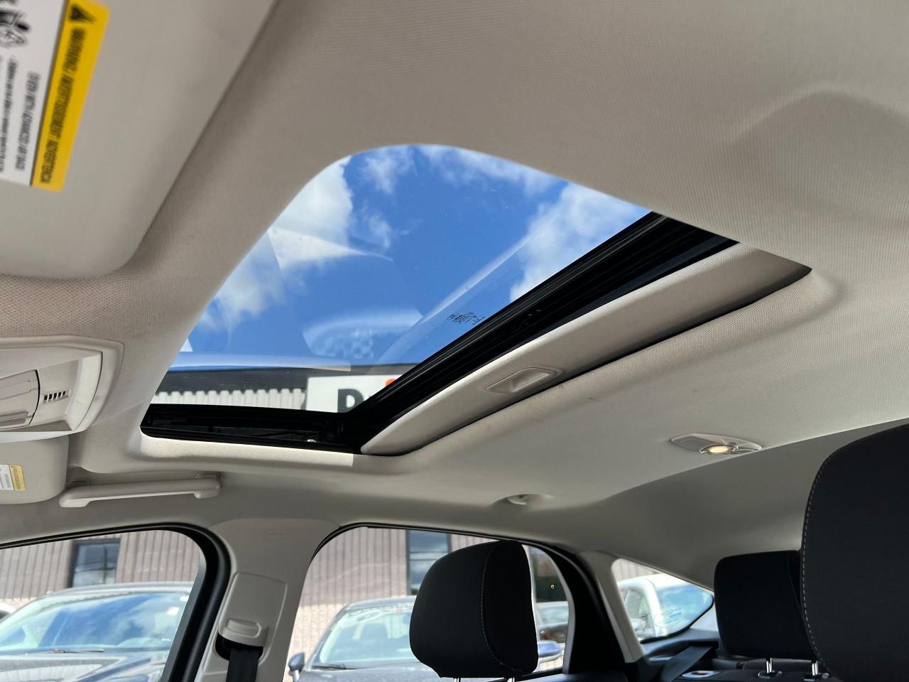 2018 Ford Focus SEL HATCH - Photo #15