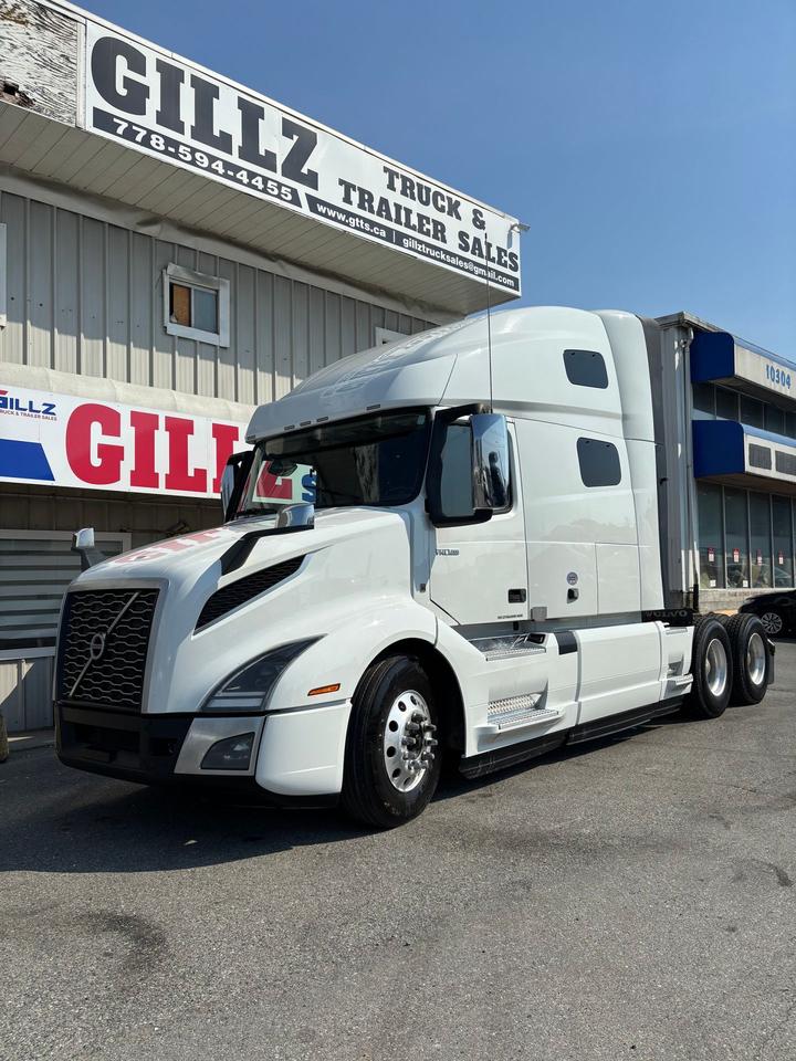 2022 Volvo VNL  - Photo #1