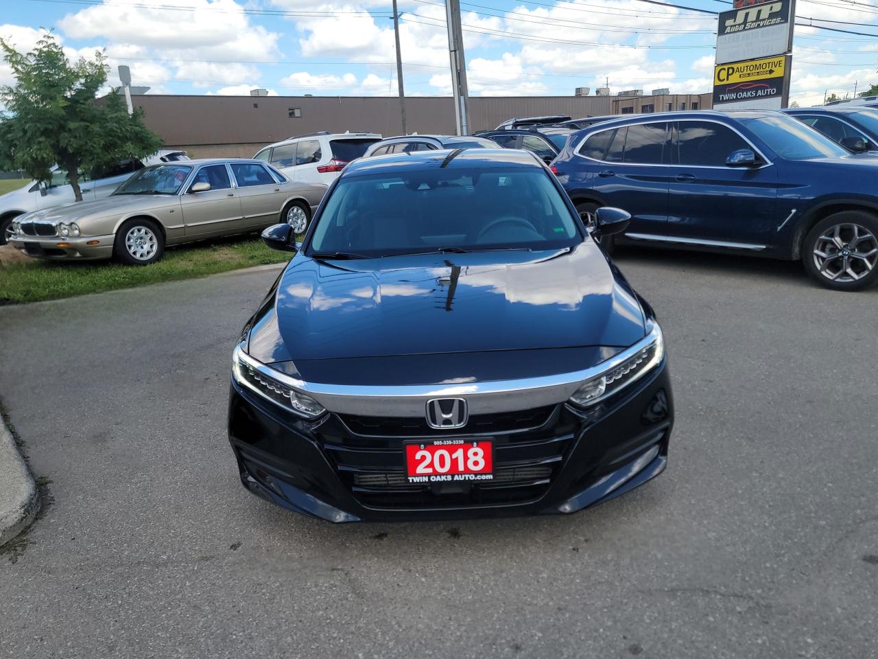 2018 Honda Accord LX Photo2