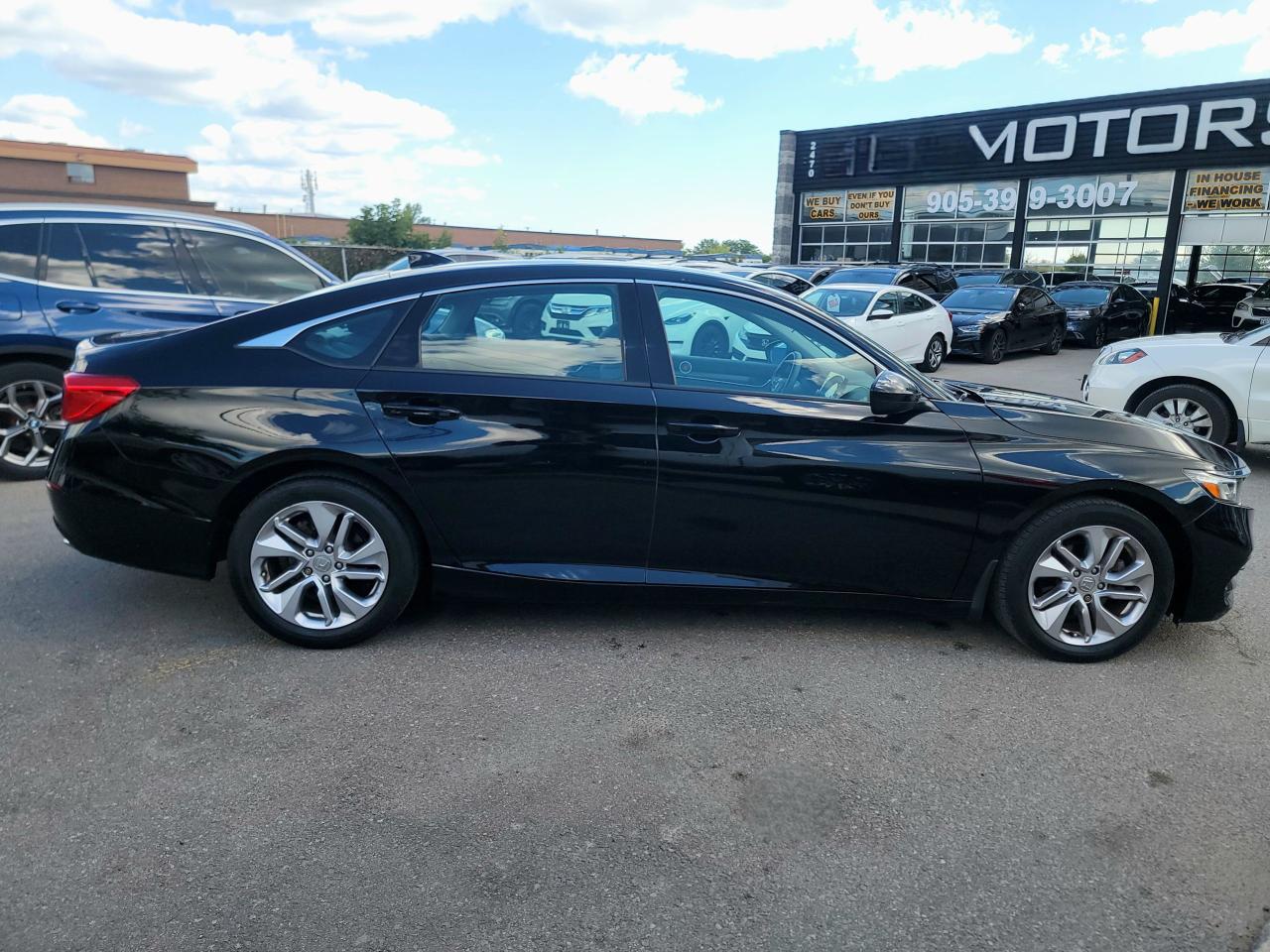 2018 Honda Accord LX Photo3