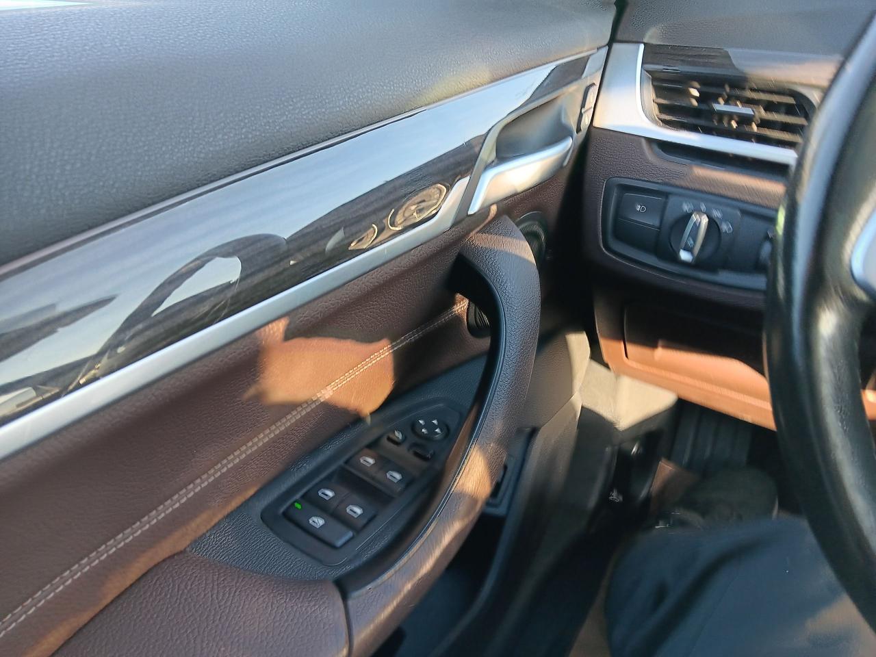 2018 BMW X1 xDrive28i Leather, HUD,Nav, Pano, BU Cam,Htd Seats - Photo #27
