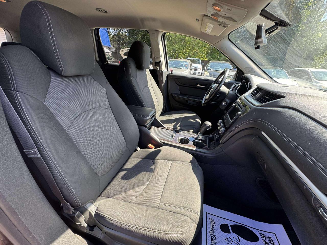 2015 Chevrolet Traverse LT - Photo #10
