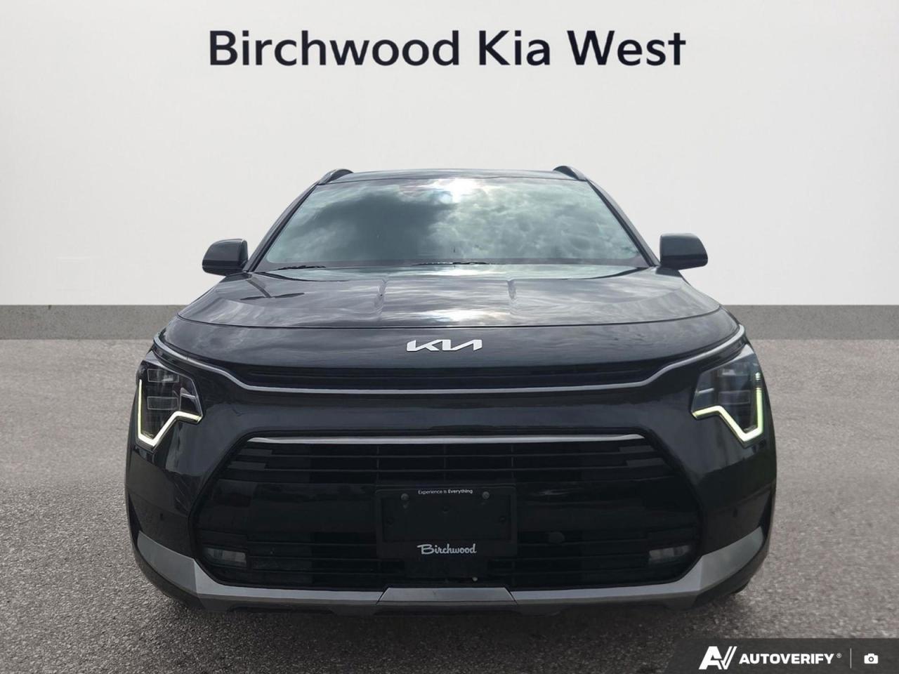Used 2023 Kia NIRO SX Hybrid | Local Leased | for sale in Winnipeg, MB