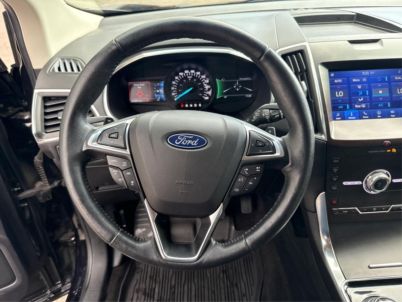 2020 Ford Edge Titanium - Photo #16