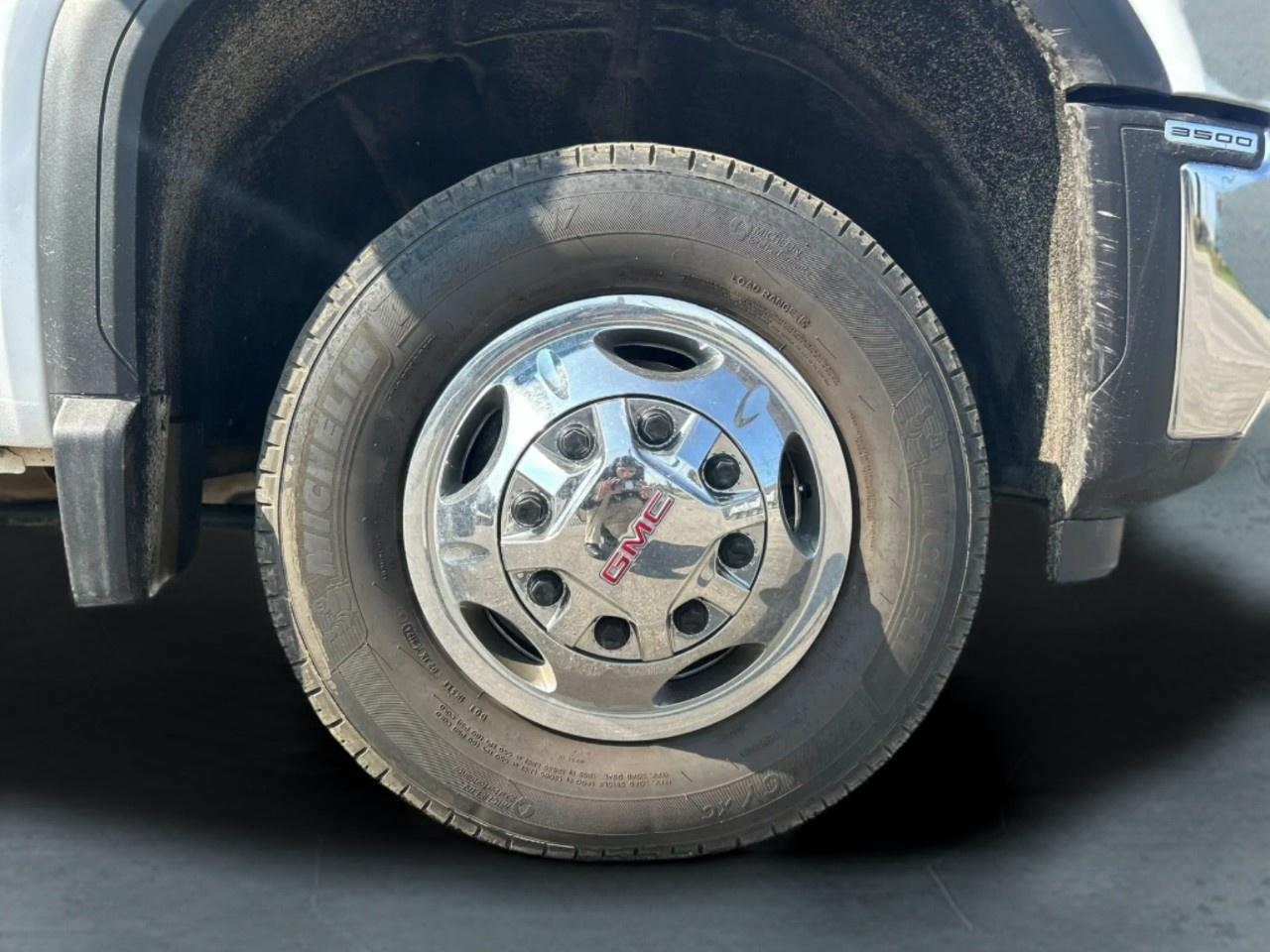 2024 GMC Sierra SLE Photo